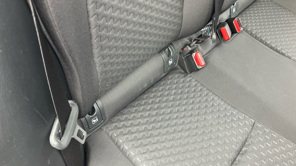 Toyota Yaris Cross 1.5 Hybrid Design 5dr CVT Hybrid Estate - Image 14
