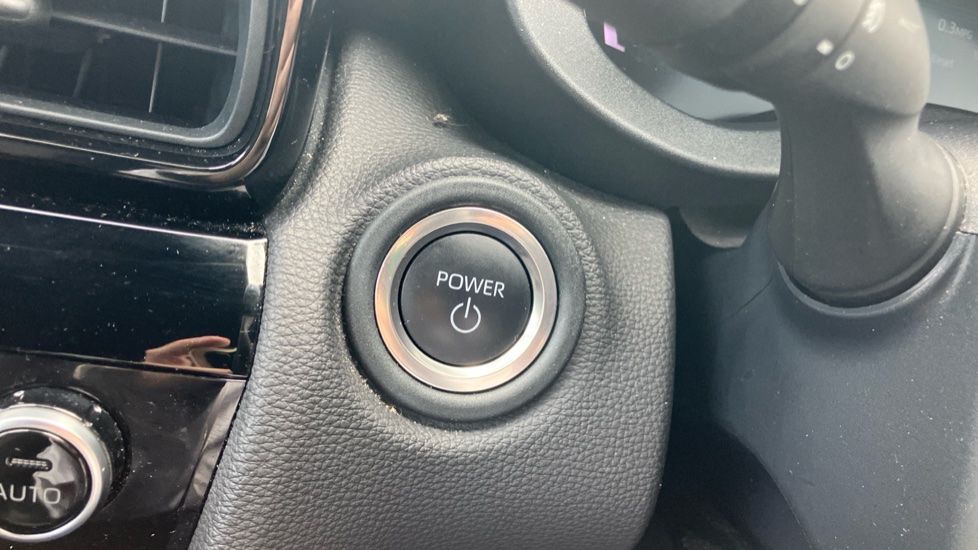 Toyota Yaris Cross 1.5 Hybrid Design 5dr CVT Hybrid Estate - Image 16