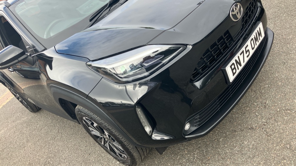 Toyota Yaris Cross 1.5 Hybrid Design 5dr CVT Hybrid Estate - Image 20