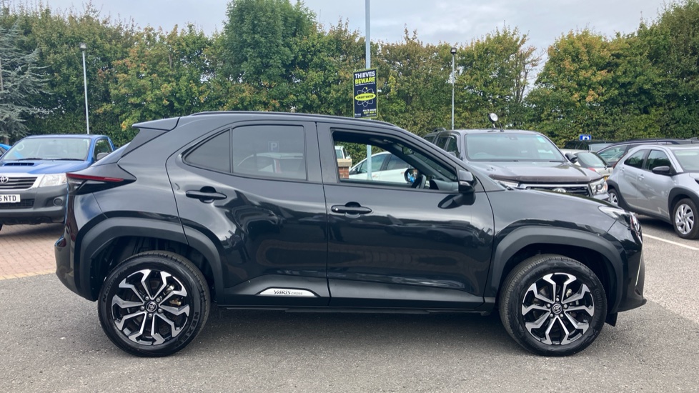 Toyota Yaris Cross 1.5 Hybrid Design 5dr CVT Hybrid Estate - Image 23