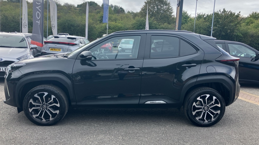 Toyota Yaris Cross 1.5 Hybrid Design 5dr CVT Hybrid Estate - Image 24