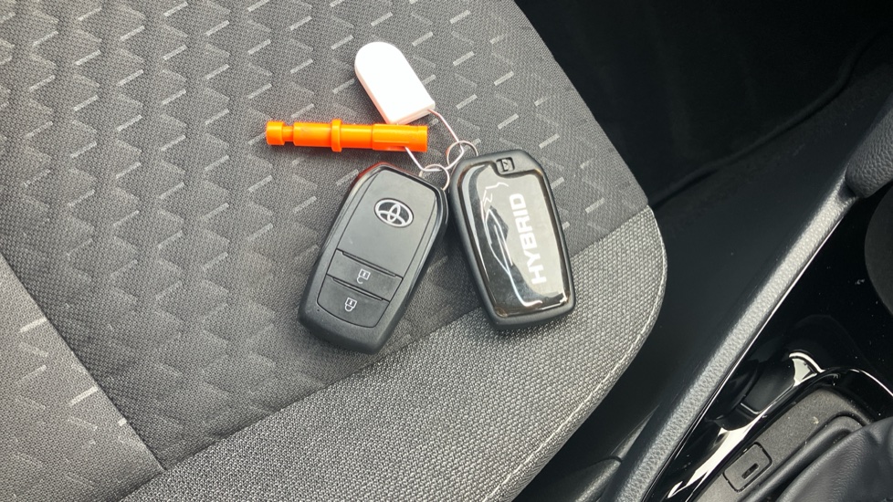 Toyota Yaris Cross 1.5 Hybrid Design 5dr CVT Hybrid Estate - Image 28