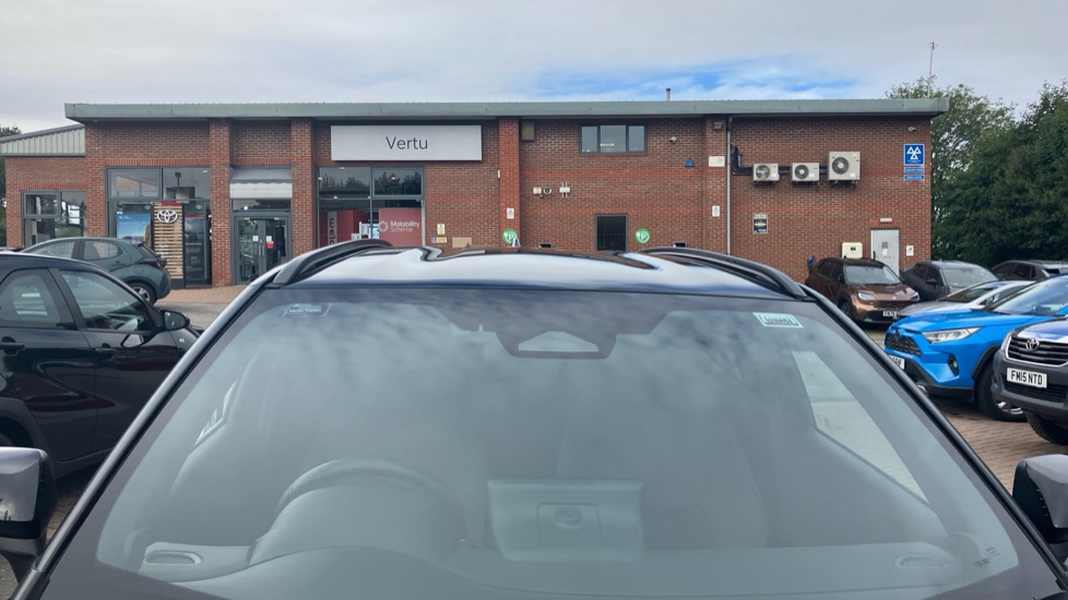 Toyota Yaris Cross 1.5 Hybrid Design 5dr CVT Hybrid Estate - Image 29