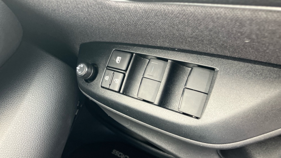 Toyota Yaris Cross 1.5 Hybrid Design 5dr CVT Hybrid Estate - Image 33
