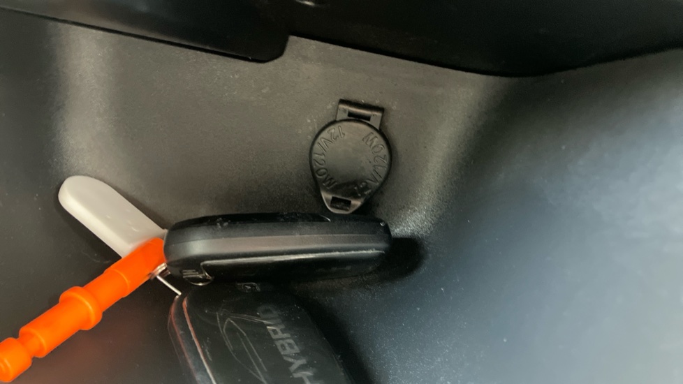 Toyota Yaris Cross 1.5 Hybrid Design 5dr CVT Hybrid Estate - Image 39