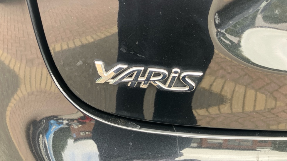 Toyota Yaris Cross 1.5 Hybrid Design 5dr CVT Hybrid Estate - Image 58