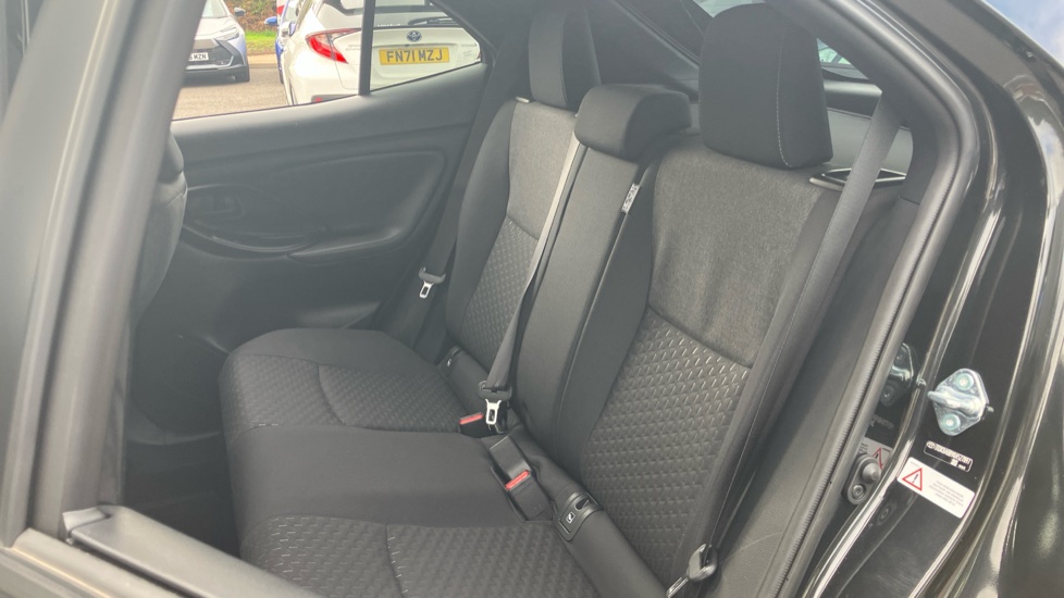 Toyota Yaris Cross 1.5 Hybrid Design 5dr CVT Hybrid Estate - Image 64
