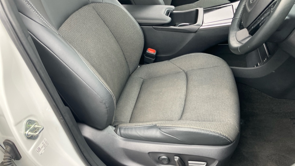 Toyota bZ4X 150kW Motion 71.4kWh 5dr Auto [11kW] Electric Hatchback - Image 17