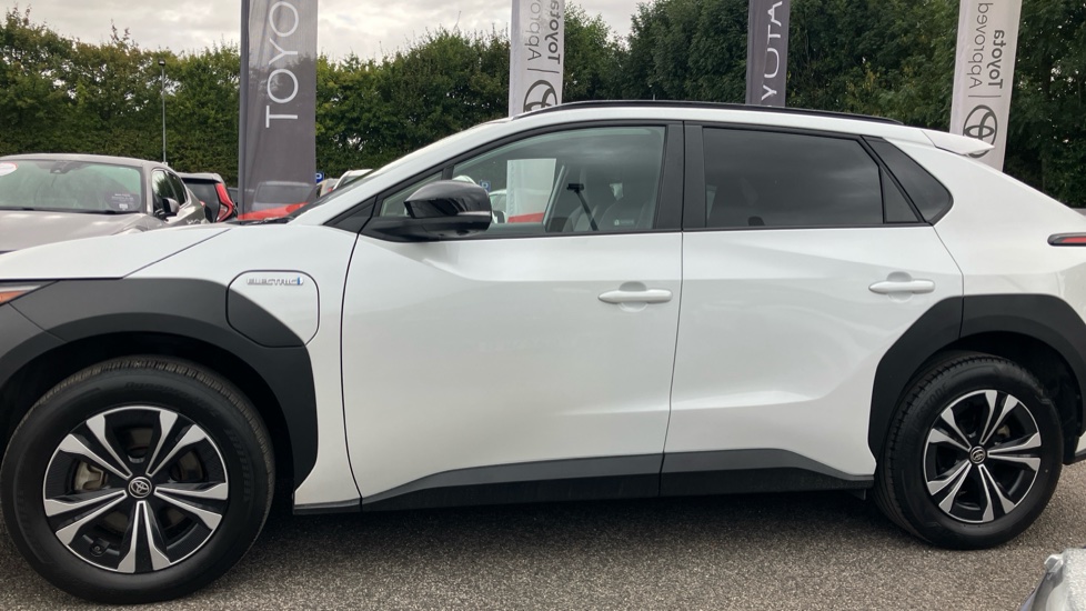 Toyota bZ4X 150kW Motion 71.4kWh 5dr Auto [11kW] Electric Hatchback - Image 24