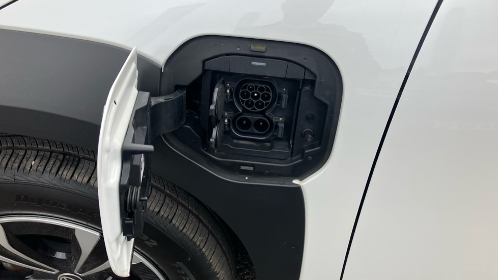 Toyota bZ4X 150kW Motion 71.4kWh 5dr Auto [11kW] Electric Hatchback - Image 35