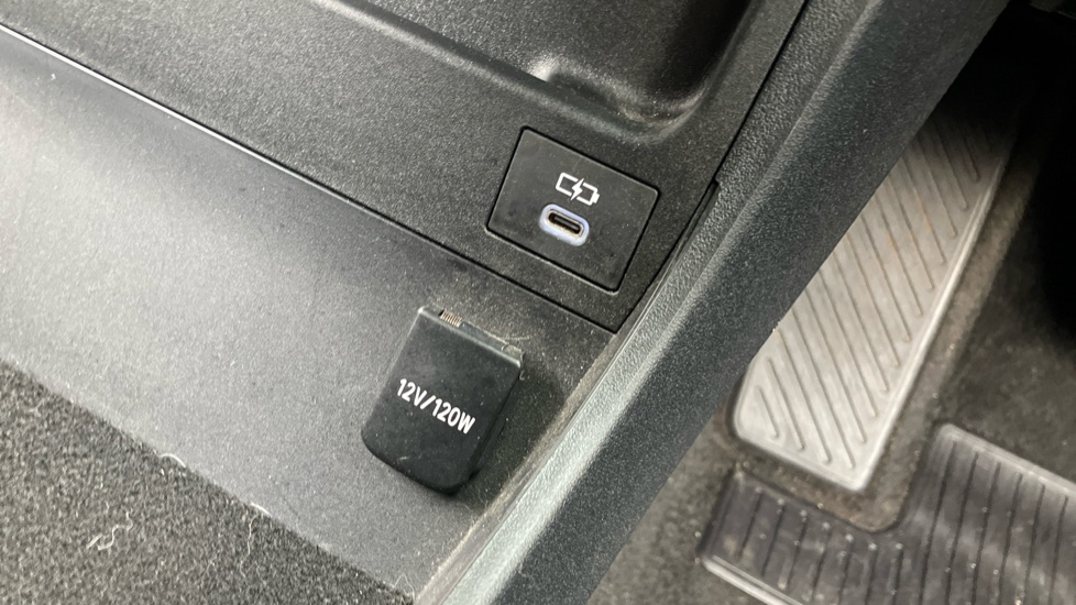 Toyota bZ4X 150kW Motion 71.4kWh 5dr Auto [11kW] Electric Hatchback - Image 41