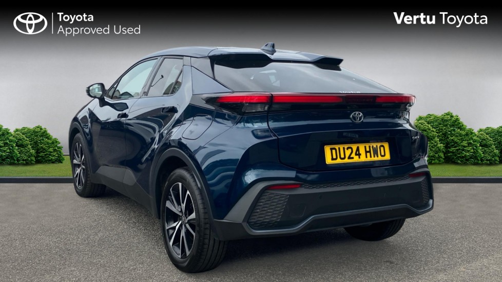 Toyota C-HR 1.8 Hybrid Design 5dr CVT Hybrid Hatchback - Image 4