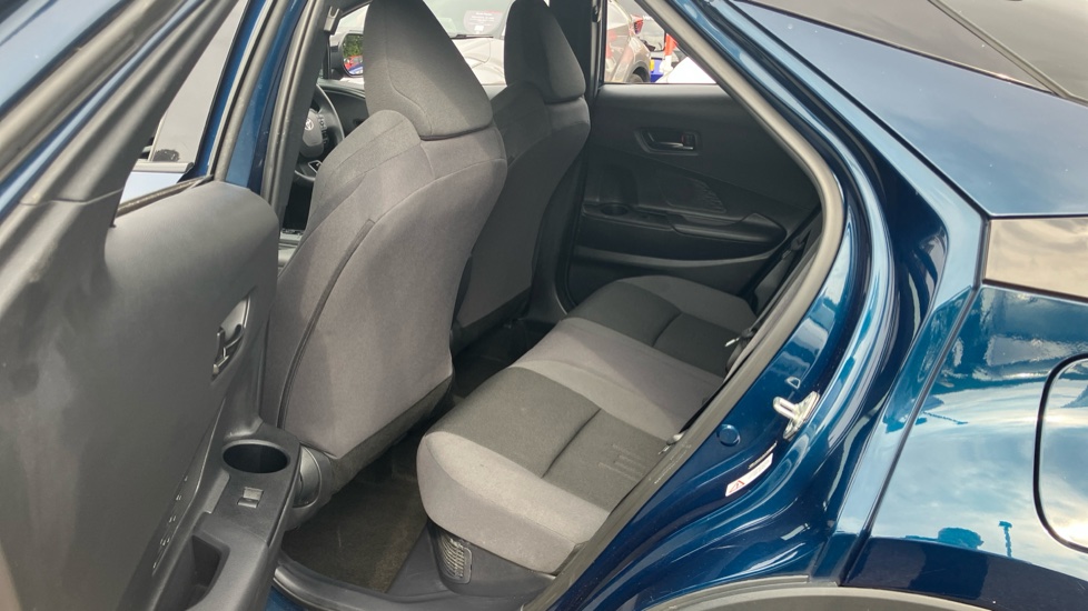 Toyota C-HR 1.8 Hybrid Design 5dr CVT Hybrid Hatchback - Image 15