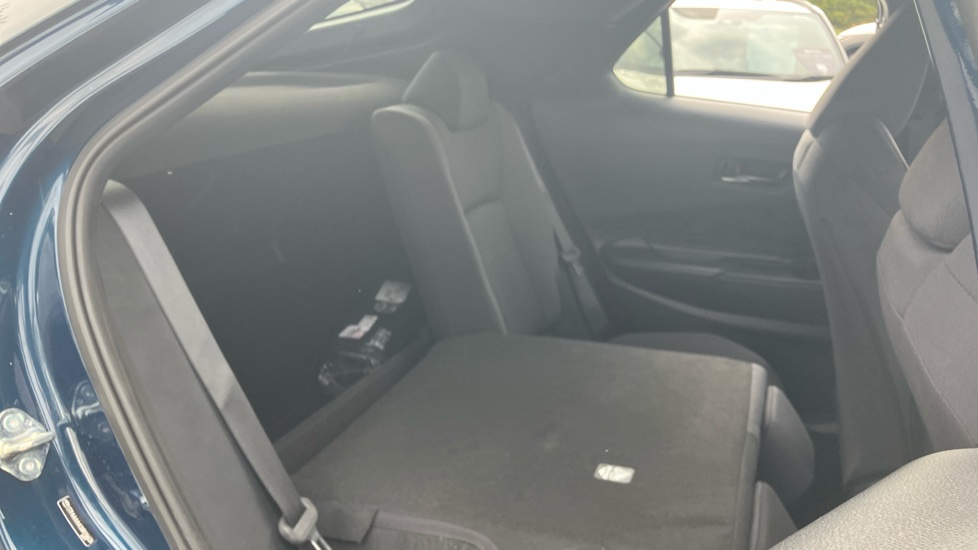 Toyota C-HR 1.8 Hybrid Design 5dr CVT Hybrid Hatchback - Image 18