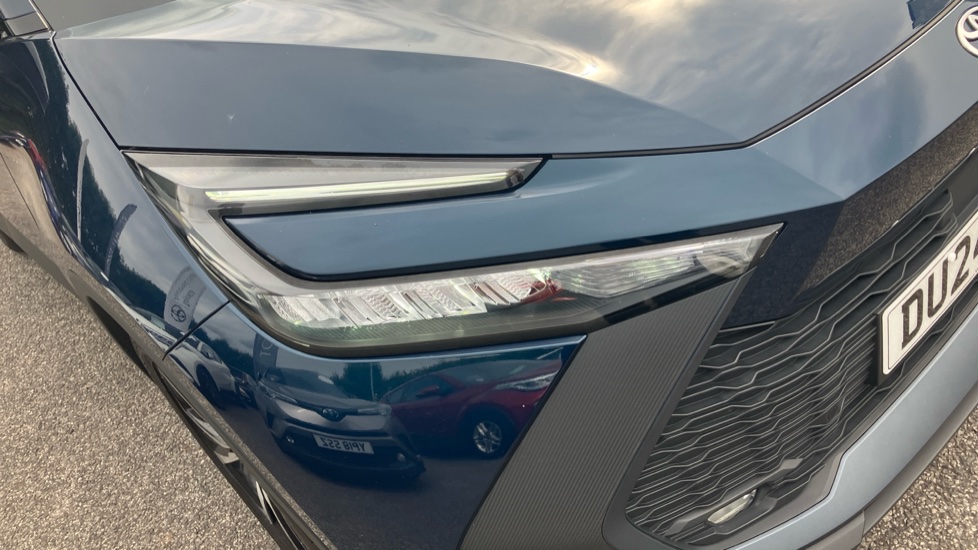 Toyota C-HR 1.8 Hybrid Design 5dr CVT Hybrid Hatchback - Image 20