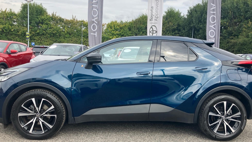 Toyota C-HR 1.8 Hybrid Design 5dr CVT Hybrid Hatchback - Image 24