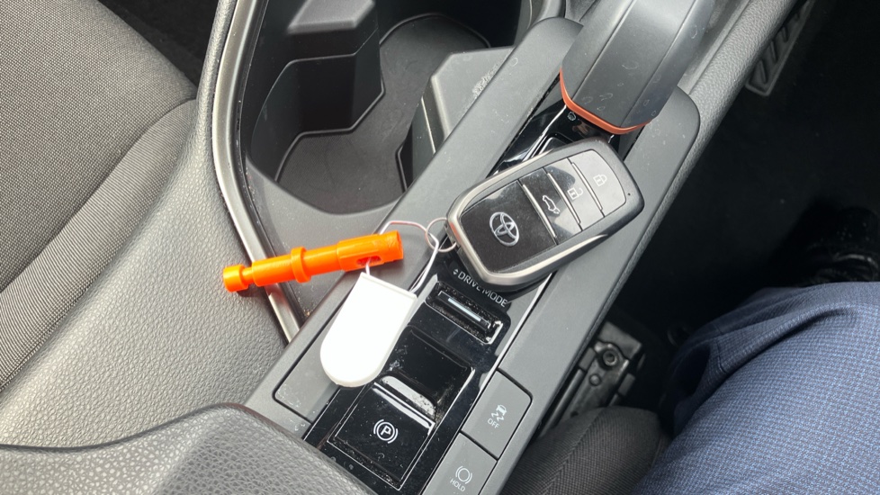 Toyota C-HR 1.8 Hybrid Design 5dr CVT Hybrid Hatchback - Image 28