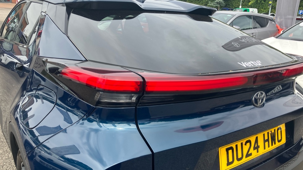 Toyota C-HR 1.8 Hybrid Design 5dr CVT Hybrid Hatchback - Image 46