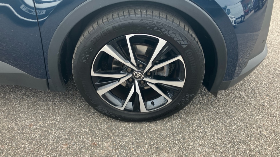 Toyota C-HR 1.8 Hybrid Design 5dr CVT Hybrid Hatchback - Image 57