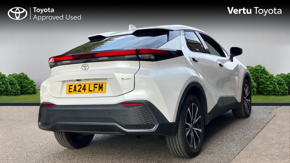 Toyota C-HR 1.8 Hybrid Design 5dr CVT Hybrid Hatchback - Image 2