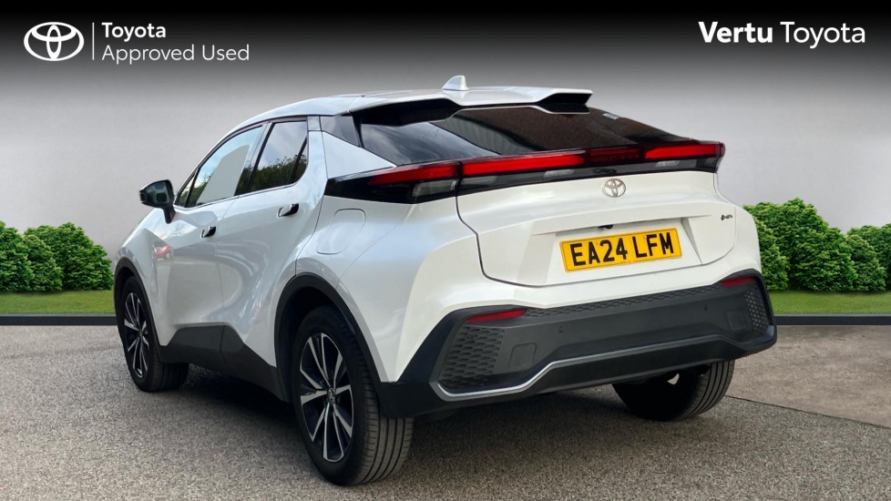 Toyota C-HR 1.8 Hybrid Design 5dr CVT Hybrid Hatchback - Image 4
