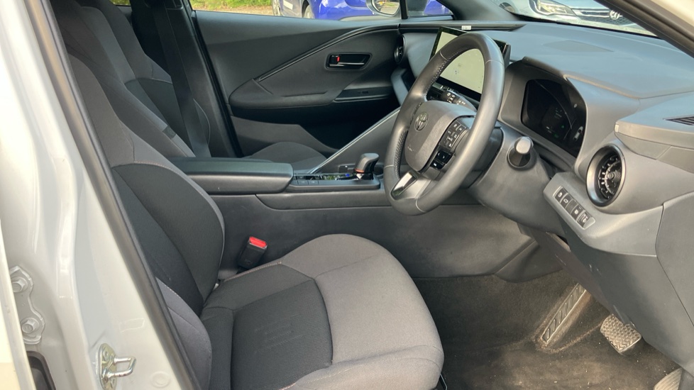 Toyota C-HR 1.8 Hybrid Design 5dr CVT Hybrid Hatchback - Image 12