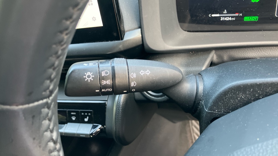 Toyota C-HR 1.8 Hybrid Design 5dr CVT Hybrid Hatchback - Image 36