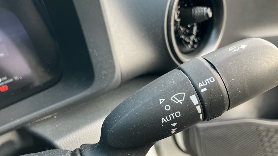 Toyota C-HR 1.8 Hybrid Design 5dr CVT Hybrid Hatchback - Image 37