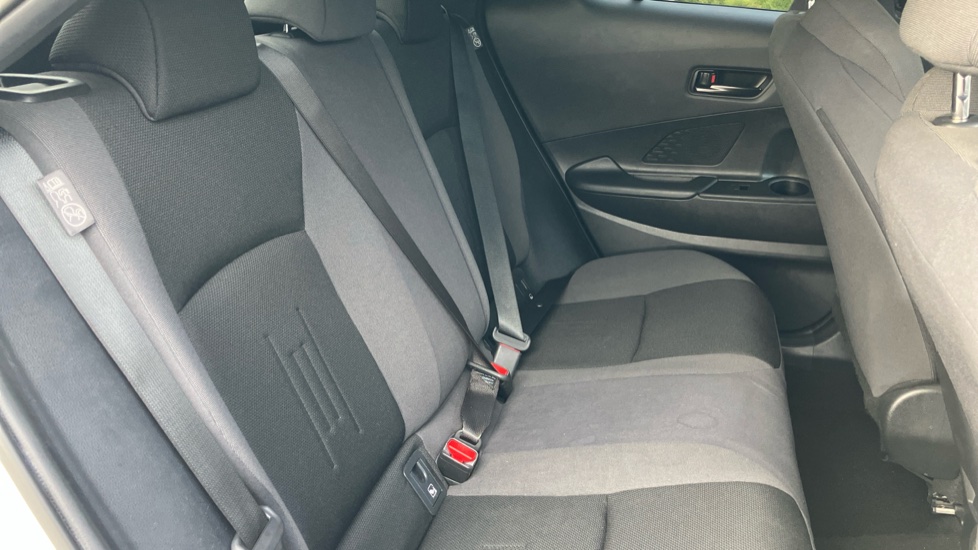 Toyota C-HR 1.8 Hybrid Design 5dr CVT Hybrid Hatchback - Image 46