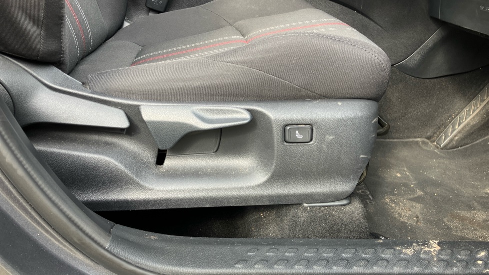 Toyota C-HR 1.8 Hybrid GR Sport 5dr CVT Hybrid Hatchback - Image 30