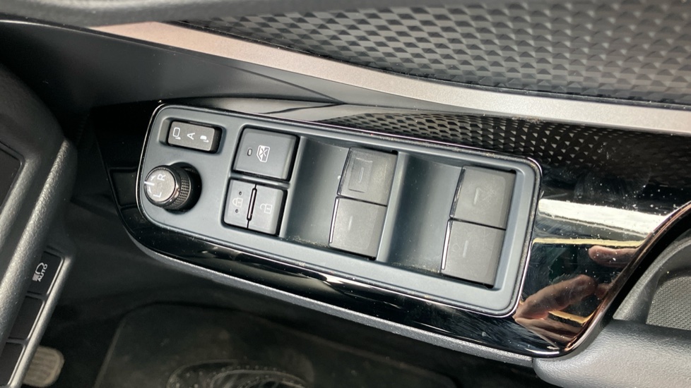 Toyota C-HR 1.8 Hybrid GR Sport 5dr CVT Hybrid Hatchback - Image 33