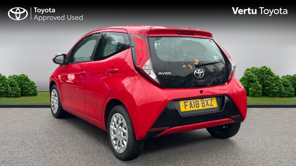 Toyota Aygo 1.0 VVT-i X-Play 5dr Petrol Hatchback - Image 4