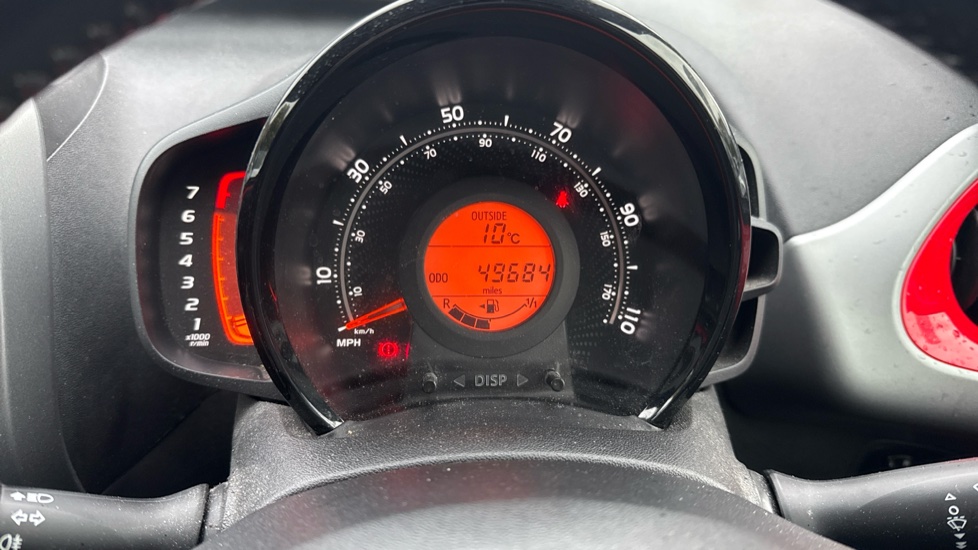 Toyota Aygo 1.0 VVT-i X-Play 5dr Petrol Hatchback - Image 11