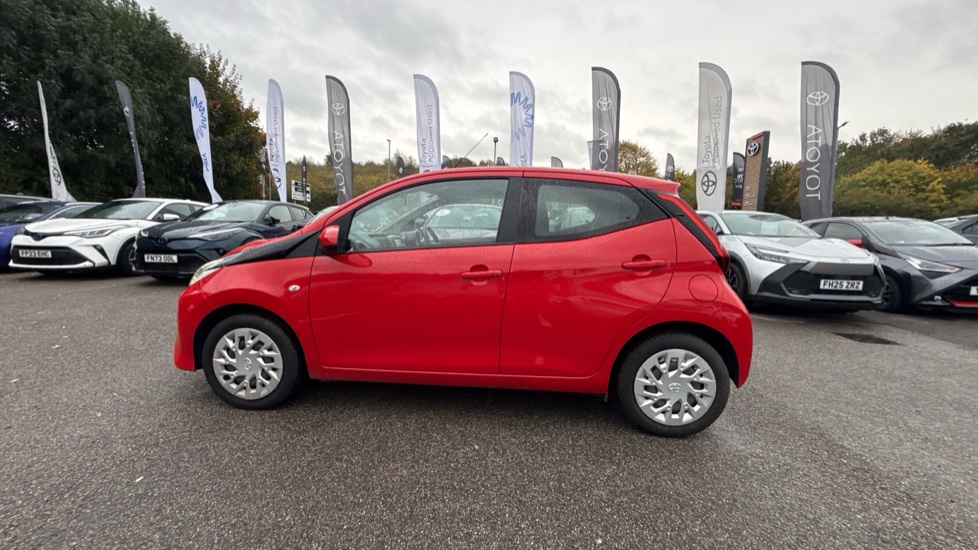 Toyota Aygo 1.0 VVT-i X-Play 5dr Petrol Hatchback - Image 24