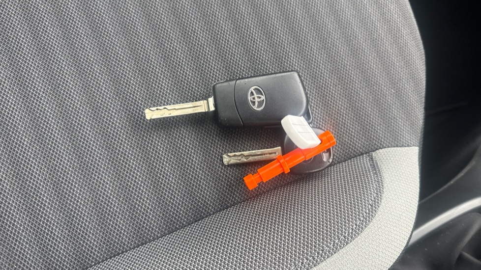 Toyota Aygo 1.0 VVT-i X-Play 5dr Petrol Hatchback - Image 28