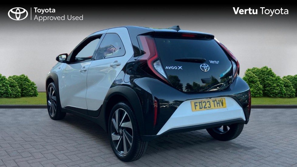 Toyota Aygo X 1.0 VVT-i Edge 5dr Auto Petrol Hatchback - Image 4