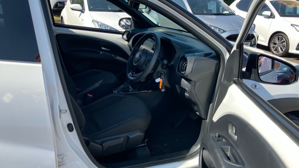 Toyota Aygo X 1.0 VVT-i Edge 5dr Auto Petrol Hatchback - Image 12