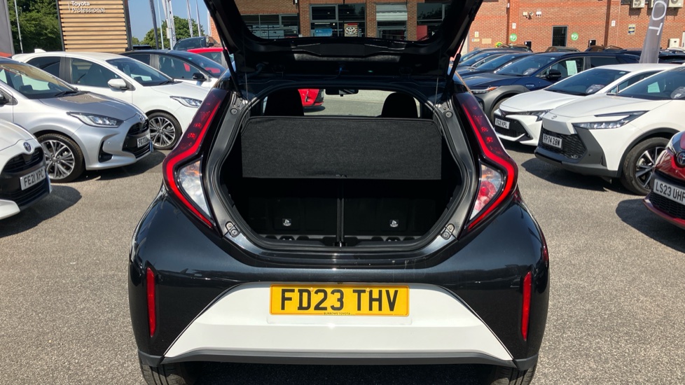 Toyota Aygo X 1.0 VVT-i Edge 5dr Auto Petrol Hatchback - Image 13