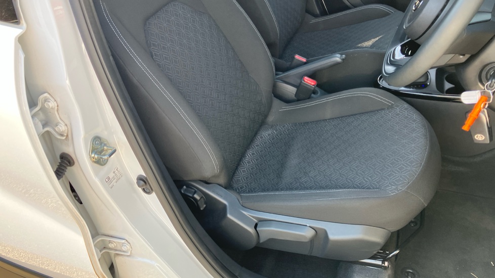 Toyota Aygo X 1.0 VVT-i Edge 5dr Auto Petrol Hatchback - Image 17