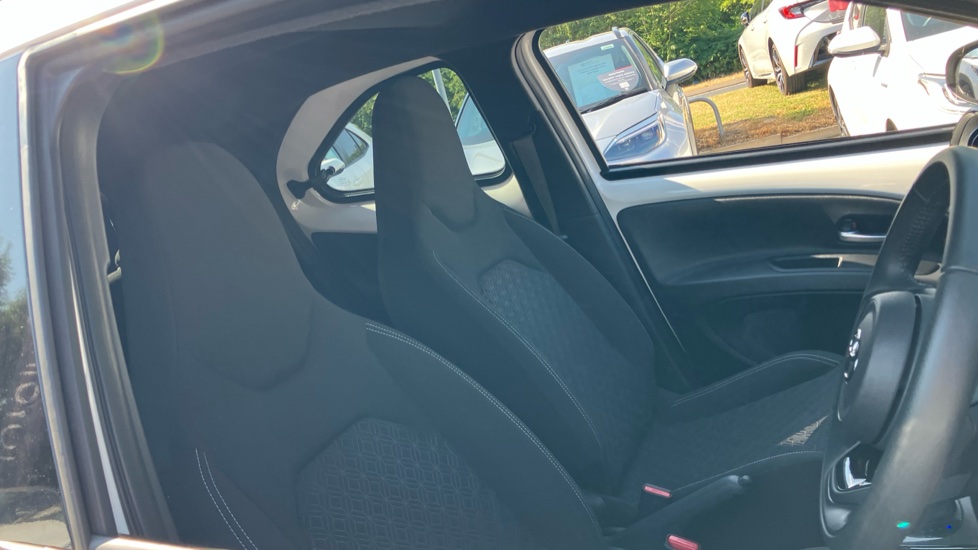 Toyota Aygo X 1.0 VVT-i Edge 5dr Auto Petrol Hatchback - Image 19