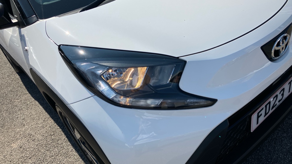 Toyota Aygo X 1.0 VVT-i Edge 5dr Auto Petrol Hatchback - Image 20