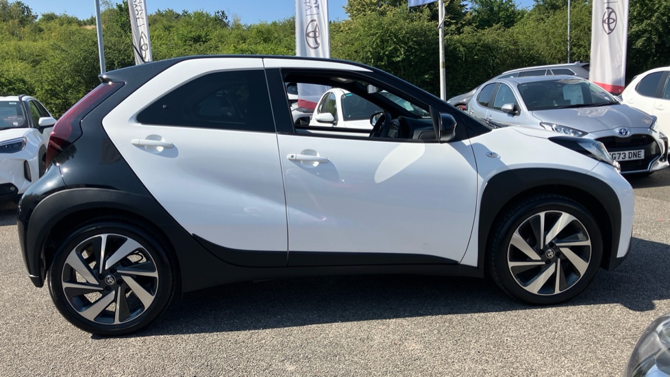 Toyota Aygo X 1.0 VVT-i Edge 5dr Auto Petrol Hatchback - Image 23