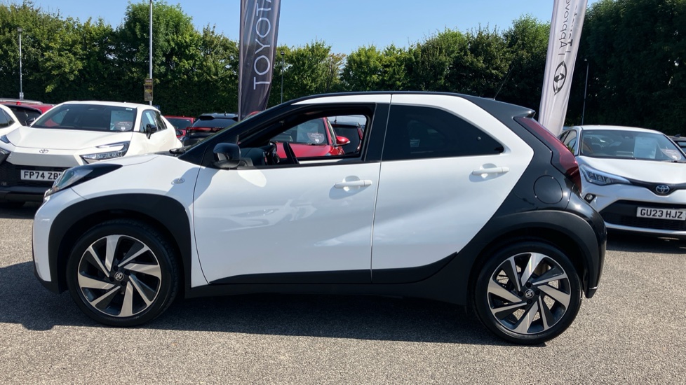 Toyota Aygo X 1.0 VVT-i Edge 5dr Auto Petrol Hatchback - Image 24