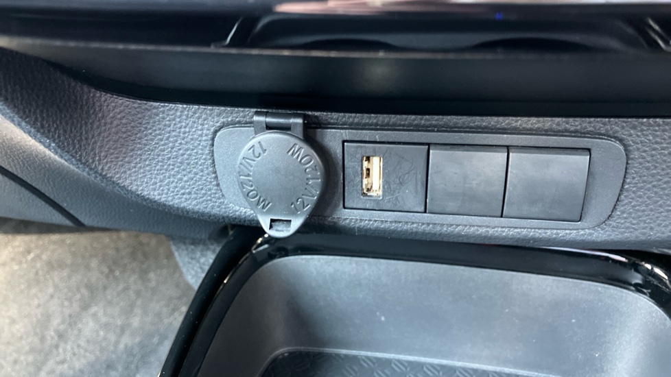 Toyota Aygo X 1.0 VVT-i Edge 5dr Auto Petrol Hatchback - Image 39