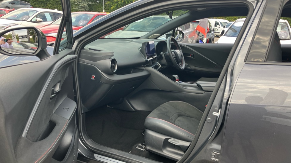 Toyota C-HR 2.0 PHEV GR Sport 5dr CVT Hatchback - Image 5
