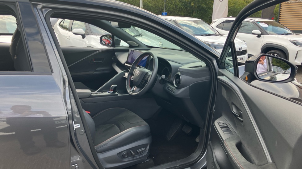 Toyota C-HR 2.0 PHEV GR Sport 5dr CVT Hatchback - Image 12