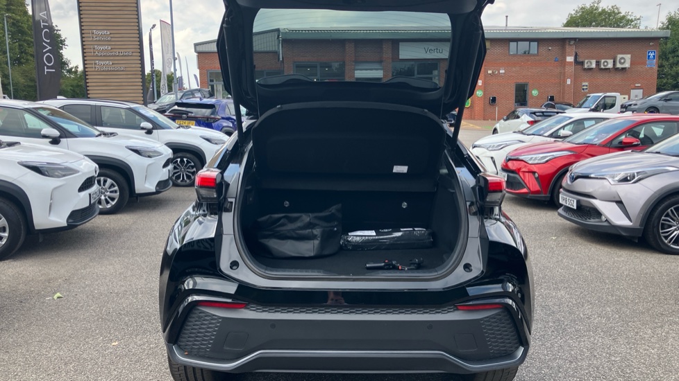 Toyota C-HR 2.0 PHEV GR Sport 5dr CVT Hatchback - Image 13