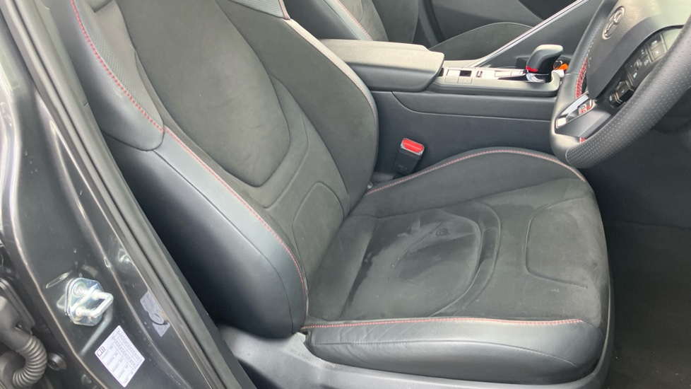 Toyota C-HR 2.0 PHEV GR Sport 5dr CVT Hatchback - Image 17