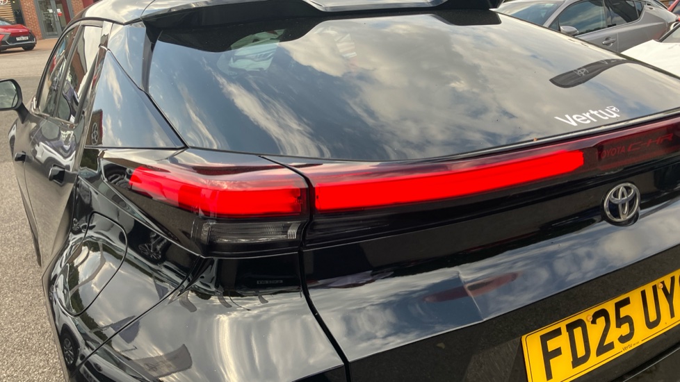 Toyota C-HR 2.0 PHEV GR Sport 5dr CVT Hatchback - Image 21