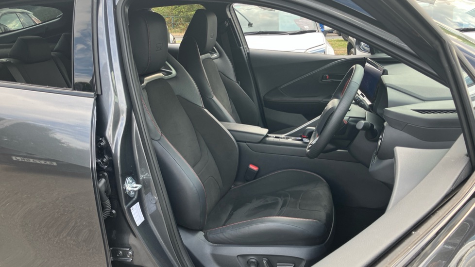Toyota C-HR 2.0 PHEV GR Sport 5dr CVT Hatchback - Image 64